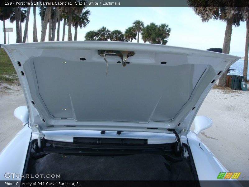 Glacier White / Cashmere 1997 Porsche 911 Carrera Cabriolet