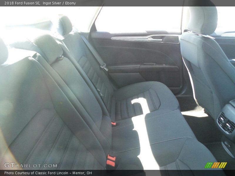 Ingot Silver / Ebony 2018 Ford Fusion SE