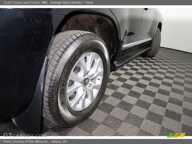 Midnight Black Metallic / Terra 2016 Toyota Land Cruiser 4WD