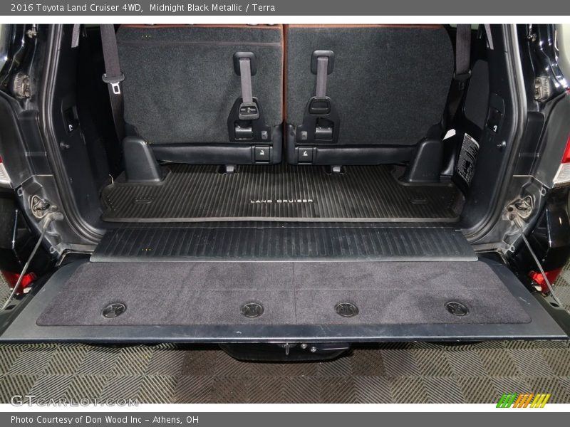 Midnight Black Metallic / Terra 2016 Toyota Land Cruiser 4WD