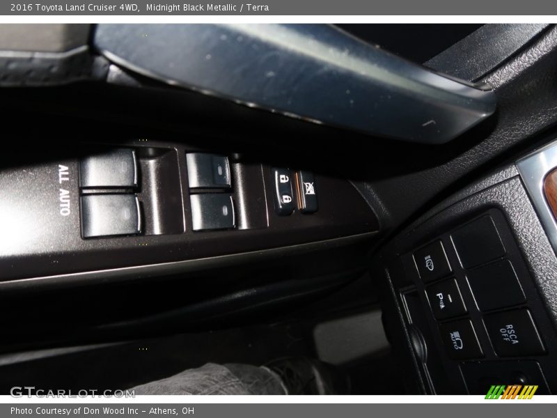 Midnight Black Metallic / Terra 2016 Toyota Land Cruiser 4WD