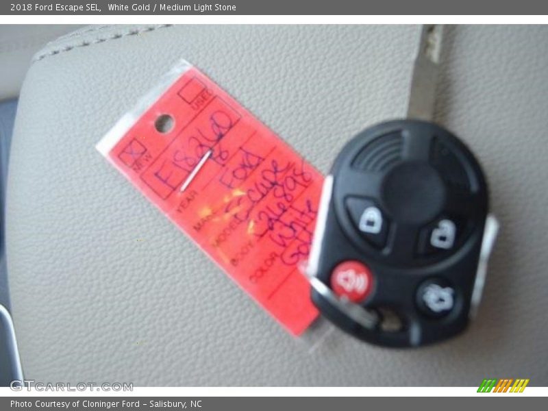 White Gold / Medium Light Stone 2018 Ford Escape SEL