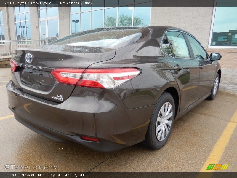 Brownstone / Black 2018 Toyota Camry Hybrid LE