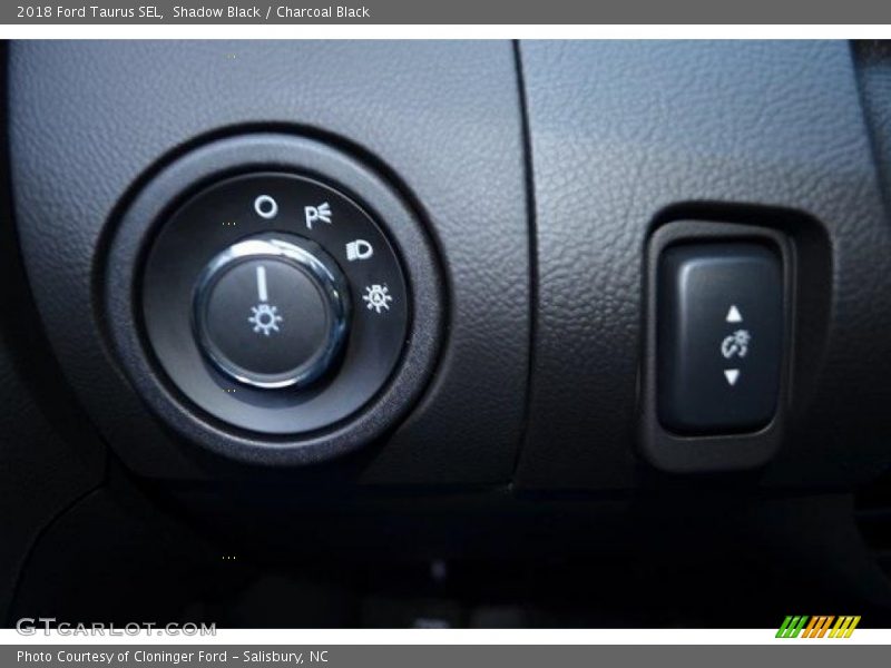 Shadow Black / Charcoal Black 2018 Ford Taurus SEL
