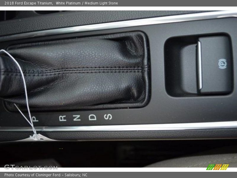 White Platinum / Medium Light Stone 2018 Ford Escape Titanium