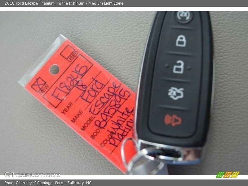 White Platinum / Medium Light Stone 2018 Ford Escape Titanium