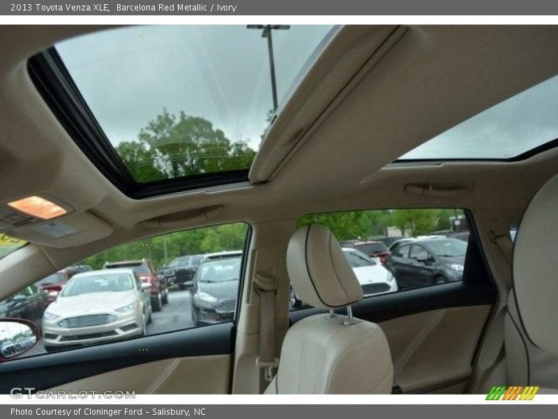 Barcelona Red Metallic / Ivory 2013 Toyota Venza XLE