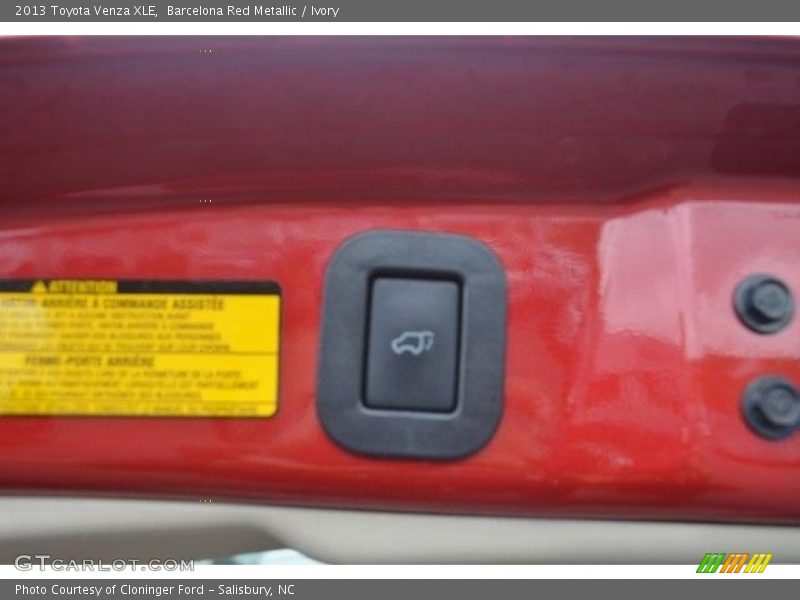 Barcelona Red Metallic / Ivory 2013 Toyota Venza XLE