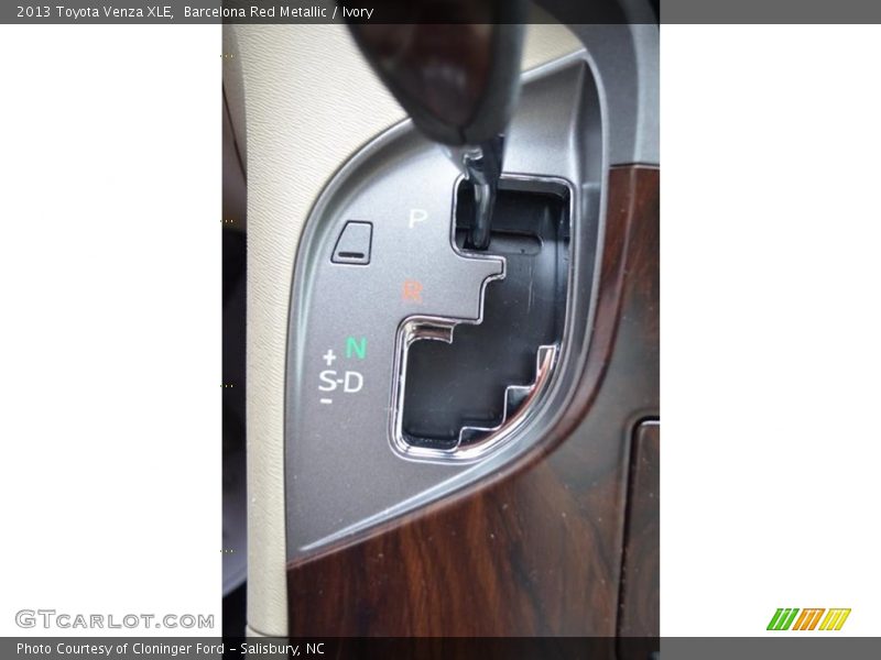 Barcelona Red Metallic / Ivory 2013 Toyota Venza XLE