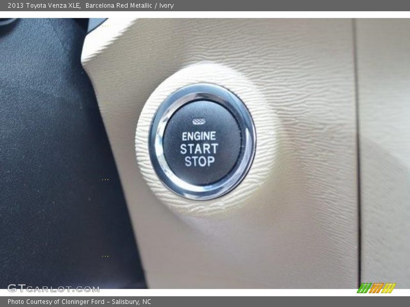 Barcelona Red Metallic / Ivory 2013 Toyota Venza XLE