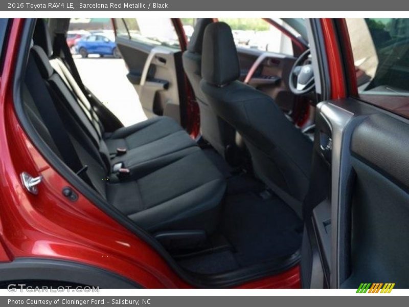 Barcelona Red Metallic / Black 2016 Toyota RAV4 LE