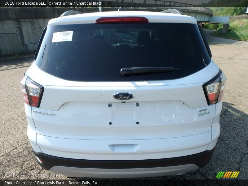Oxford White / Charcoal Black 2018 Ford Escape SEL