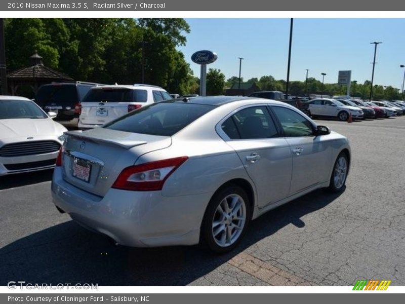 Radiant Silver / Charcoal 2010 Nissan Maxima 3.5 S