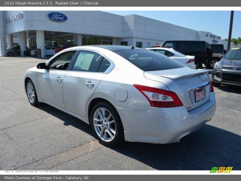 Radiant Silver / Charcoal 2010 Nissan Maxima 3.5 S