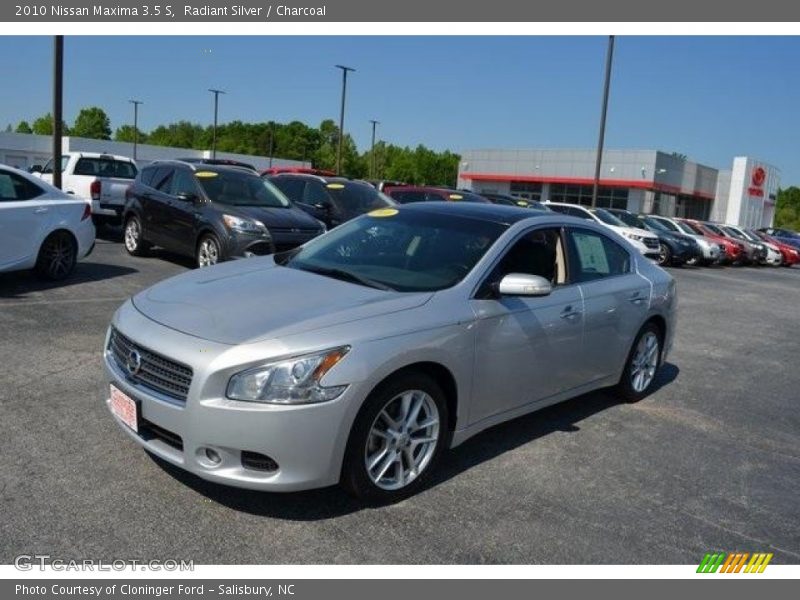 Radiant Silver / Charcoal 2010 Nissan Maxima 3.5 S