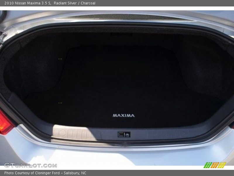 Radiant Silver / Charcoal 2010 Nissan Maxima 3.5 S