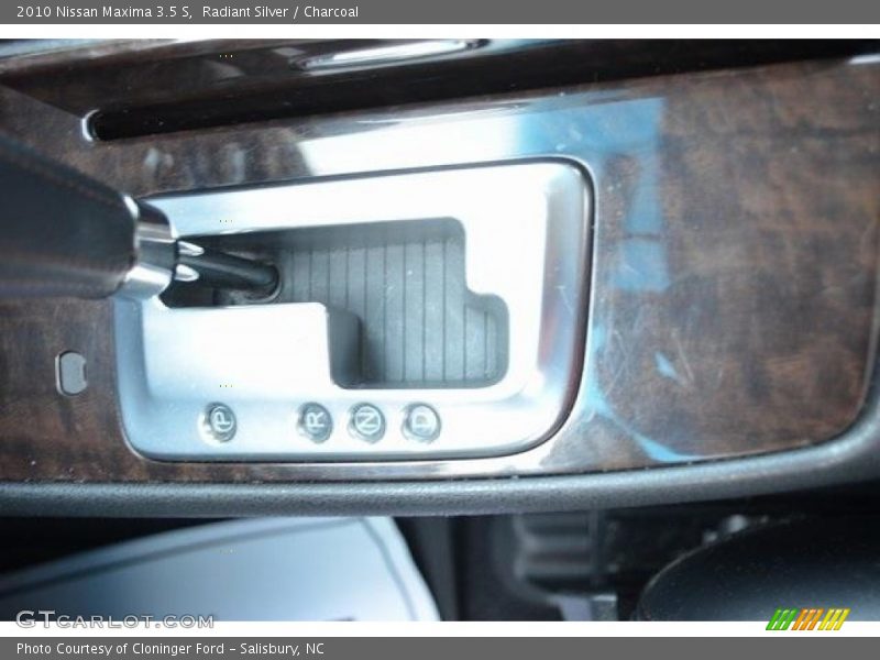Radiant Silver / Charcoal 2010 Nissan Maxima 3.5 S