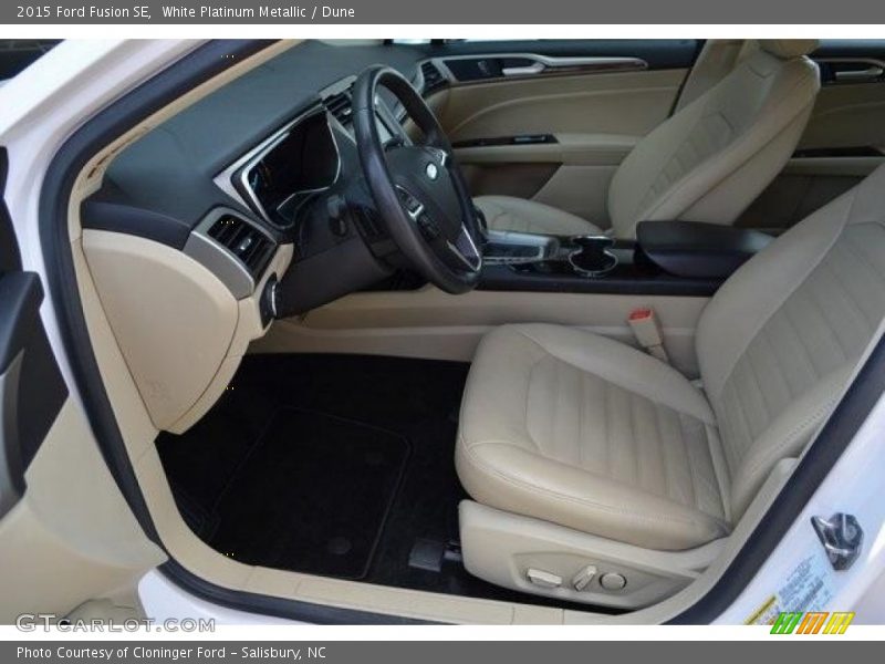 White Platinum Metallic / Dune 2015 Ford Fusion SE