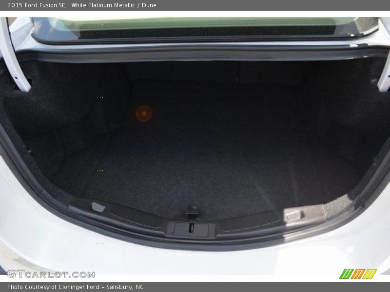 White Platinum Metallic / Dune 2015 Ford Fusion SE