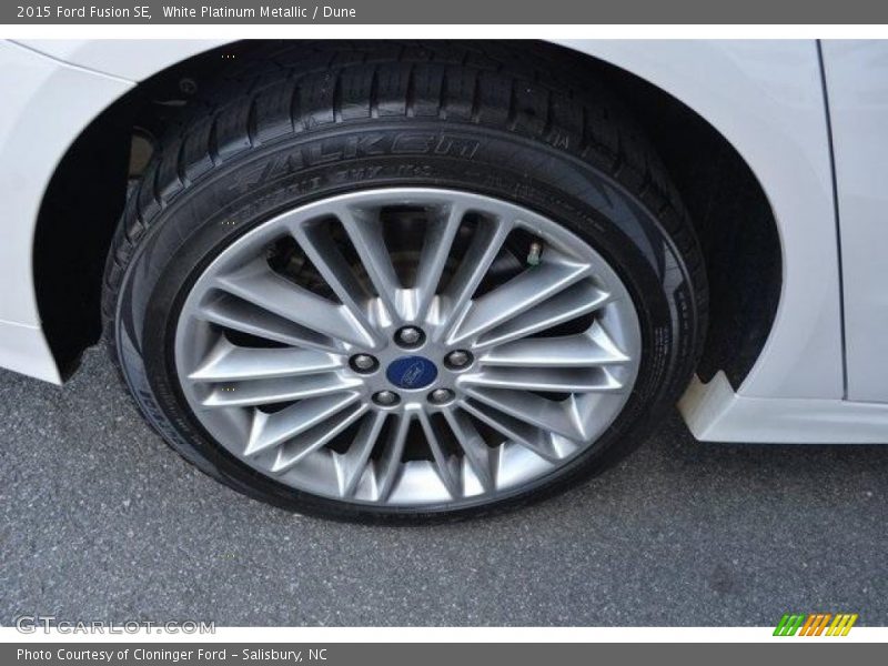 White Platinum Metallic / Dune 2015 Ford Fusion SE