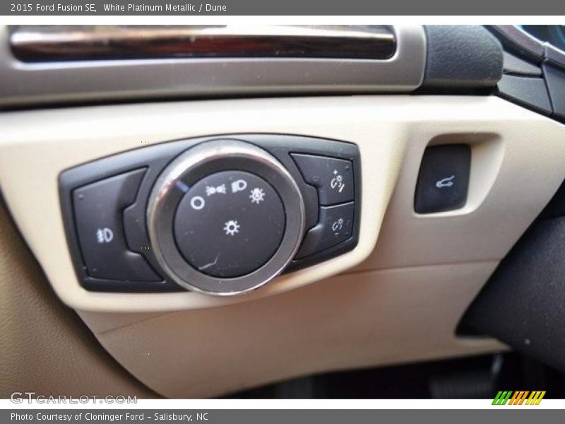 White Platinum Metallic / Dune 2015 Ford Fusion SE