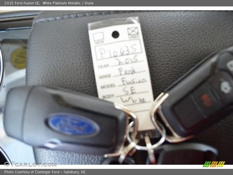 White Platinum Metallic / Dune 2015 Ford Fusion SE