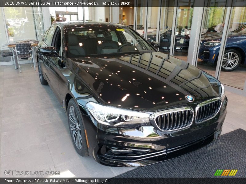 Jet Black / Black 2018 BMW 5 Series 530e iPerfomance xDrive Sedan