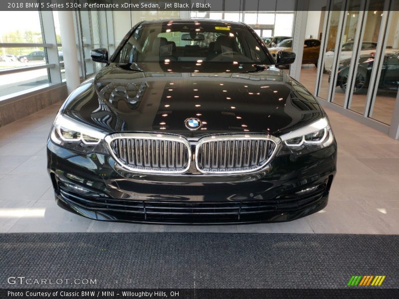 Jet Black / Black 2018 BMW 5 Series 530e iPerfomance xDrive Sedan