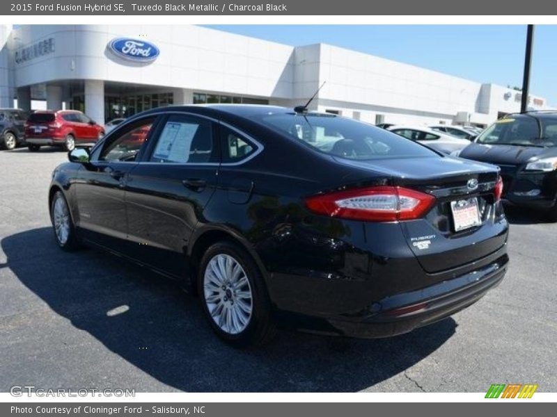 Tuxedo Black Metallic / Charcoal Black 2015 Ford Fusion Hybrid SE