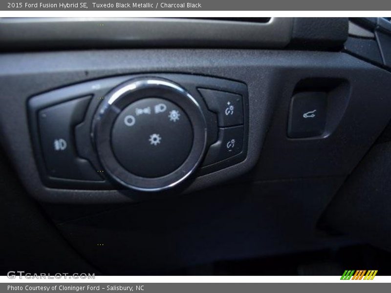 Tuxedo Black Metallic / Charcoal Black 2015 Ford Fusion Hybrid SE