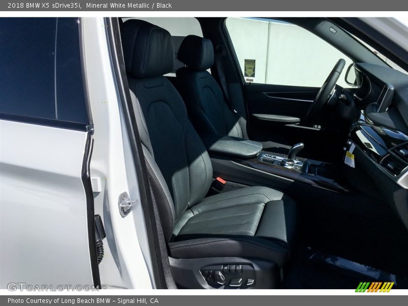 Mineral White Metallic / Black 2018 BMW X5 sDrive35i