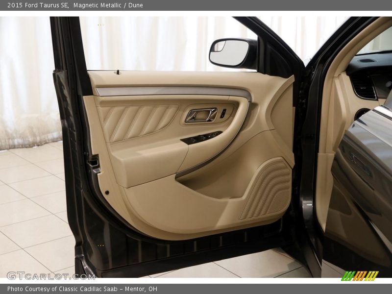 Magnetic Metallic / Dune 2015 Ford Taurus SE