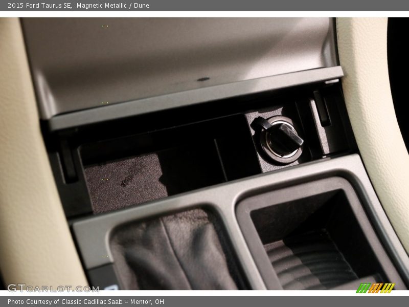 Magnetic Metallic / Dune 2015 Ford Taurus SE