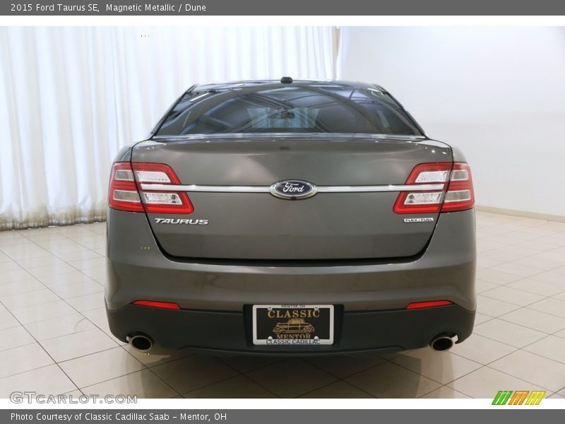 Magnetic Metallic / Dune 2015 Ford Taurus SE