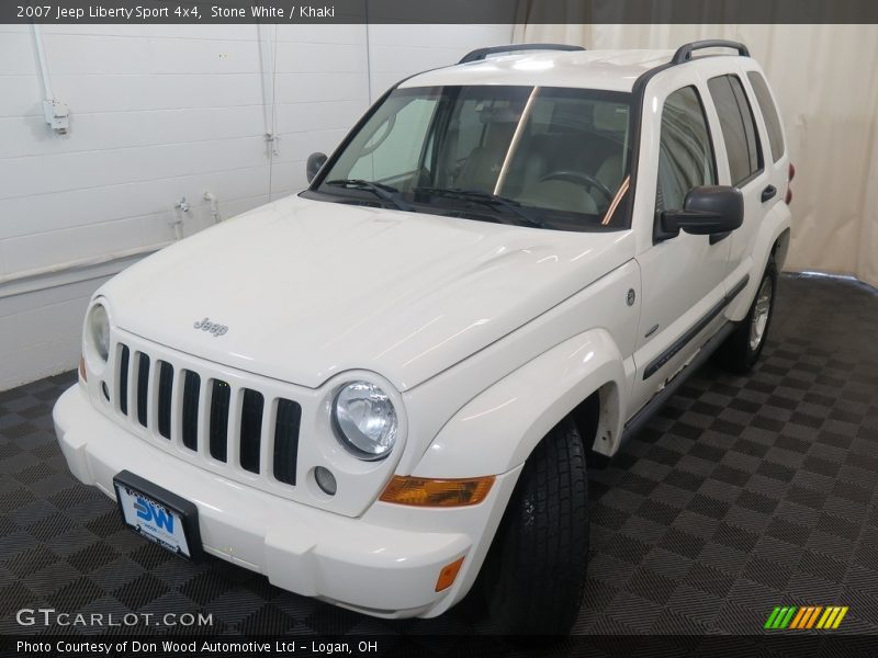 Stone White / Khaki 2007 Jeep Liberty Sport 4x4