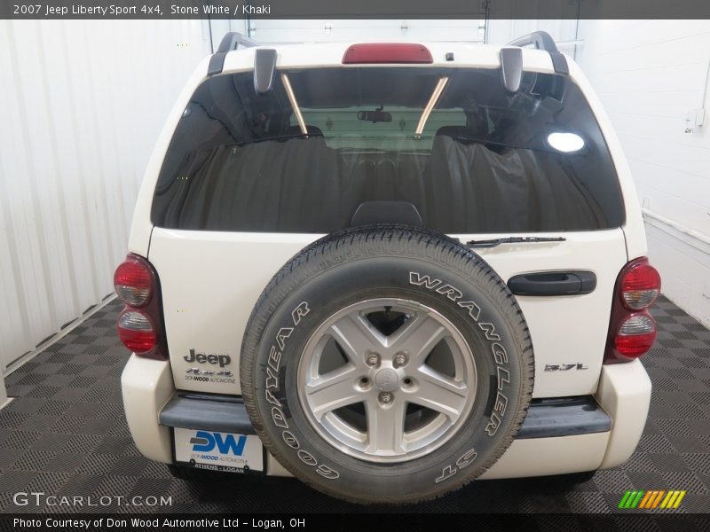 Stone White / Khaki 2007 Jeep Liberty Sport 4x4