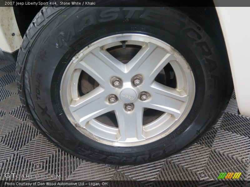 Stone White / Khaki 2007 Jeep Liberty Sport 4x4
