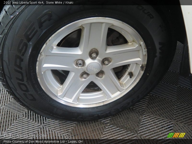 Stone White / Khaki 2007 Jeep Liberty Sport 4x4