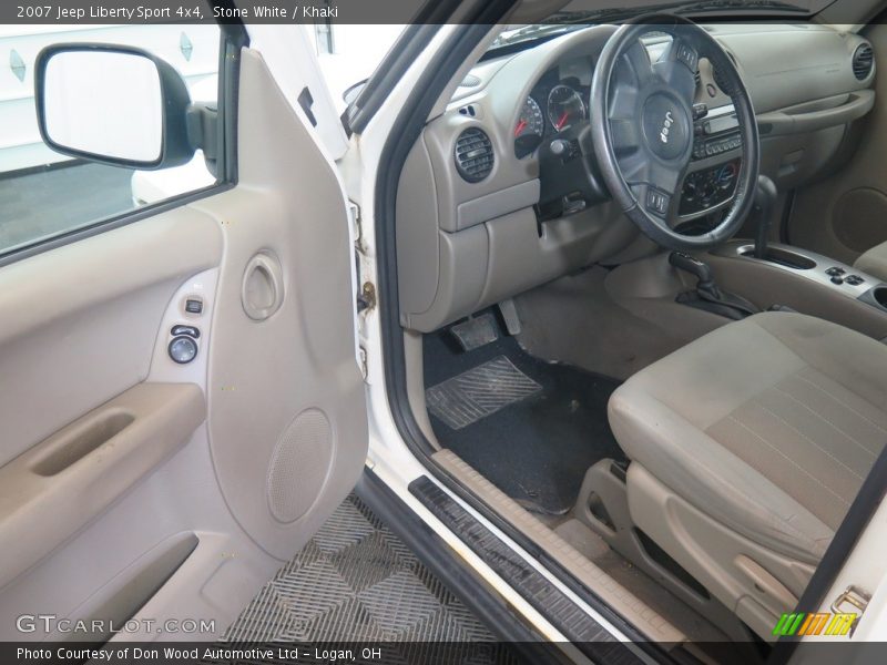 Stone White / Khaki 2007 Jeep Liberty Sport 4x4