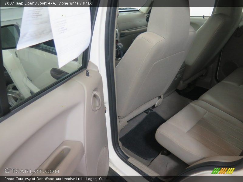 Stone White / Khaki 2007 Jeep Liberty Sport 4x4