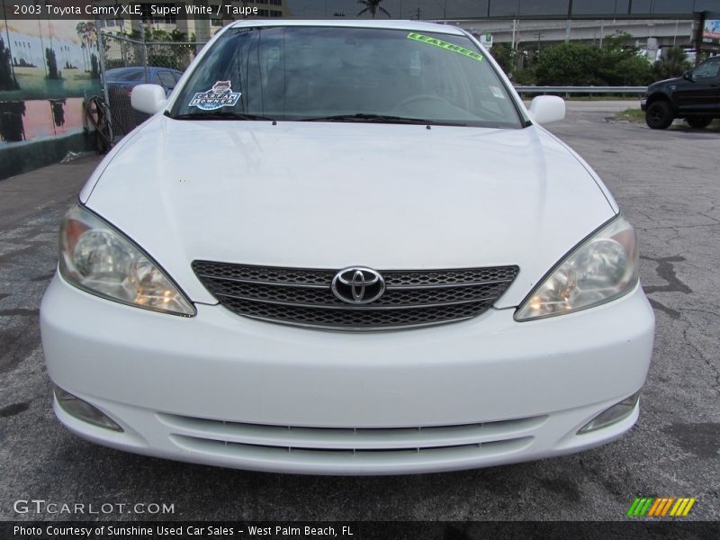 Super White / Taupe 2003 Toyota Camry XLE