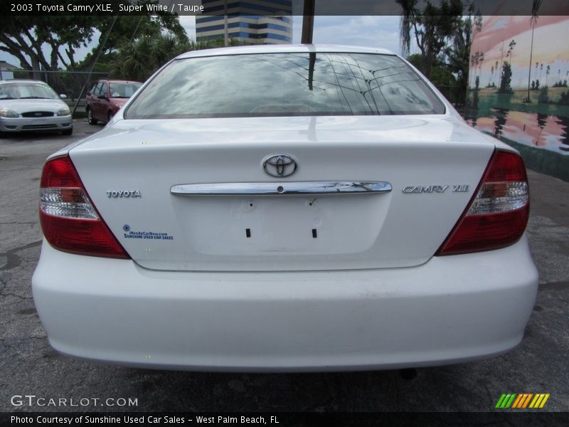 Super White / Taupe 2003 Toyota Camry XLE