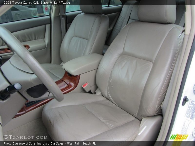 Super White / Taupe 2003 Toyota Camry XLE