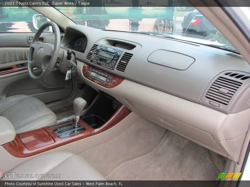 Super White / Taupe 2003 Toyota Camry XLE