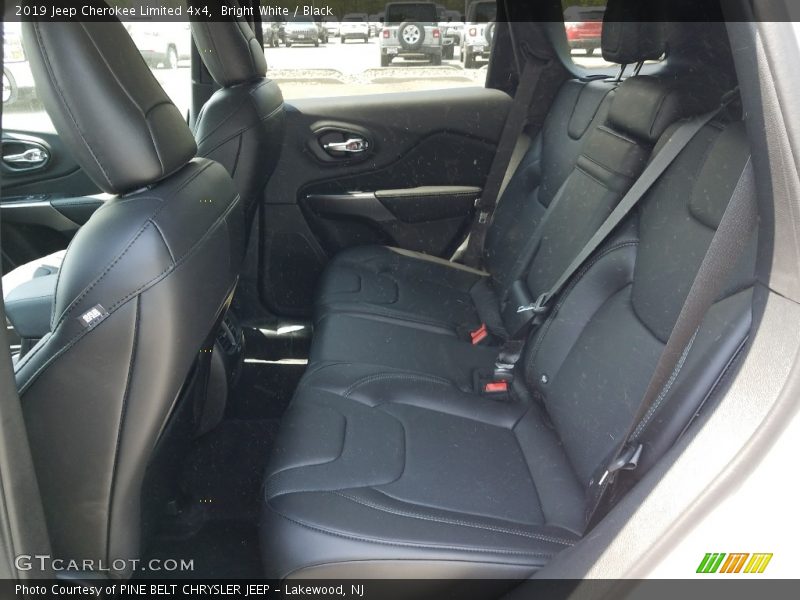 Bright White / Black 2019 Jeep Cherokee Limited 4x4