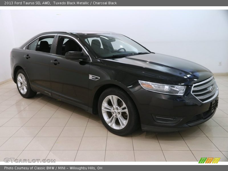 Tuxedo Black Metallic / Charcoal Black 2013 Ford Taurus SEL AWD