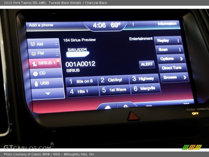 Tuxedo Black Metallic / Charcoal Black 2013 Ford Taurus SEL AWD