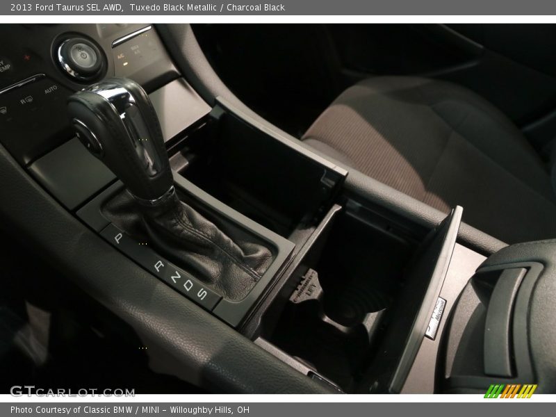 Tuxedo Black Metallic / Charcoal Black 2013 Ford Taurus SEL AWD
