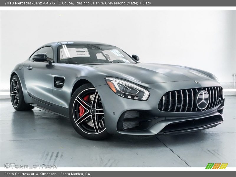 Front 3/4 View of 2018 AMG GT C Coupe