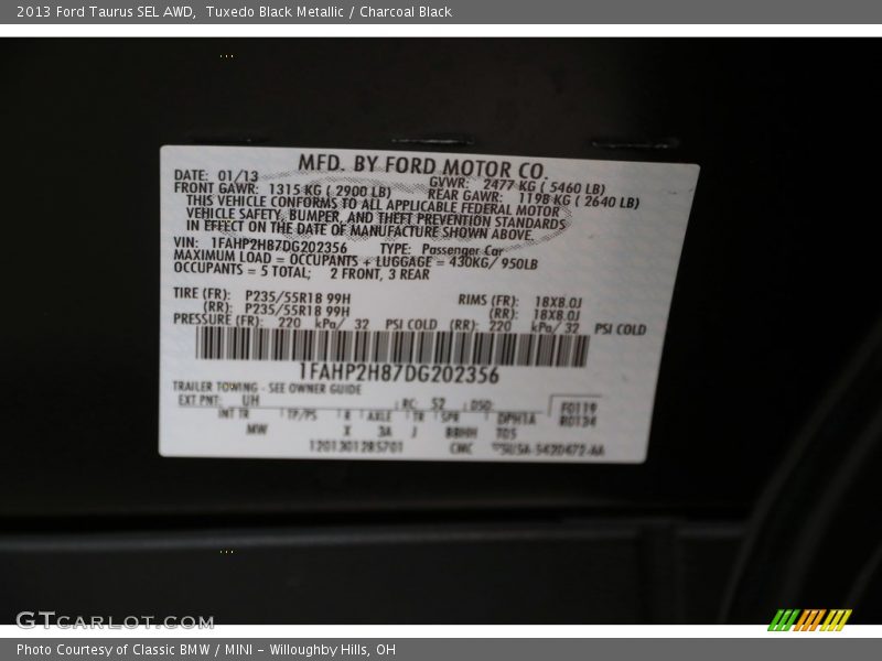 Tuxedo Black Metallic / Charcoal Black 2013 Ford Taurus SEL AWD